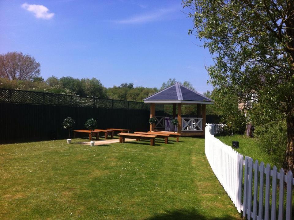 The Tally Ho Hotel - B&B Bicester Exterior photo